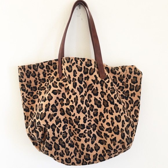 Handbags - Gap Canvas Leopard Tote